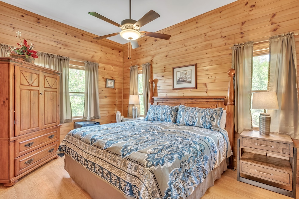 Cabin, Multiple Bedrooms