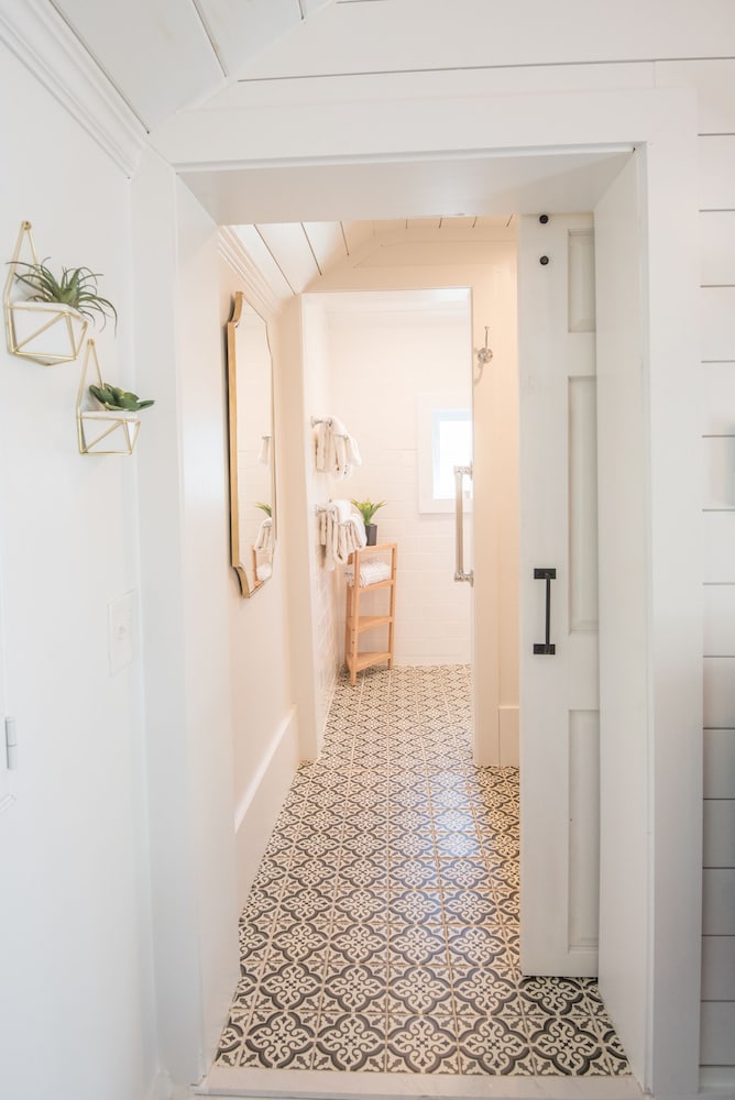 Honeymoon Cottage, Ensuite (Private) photo 3