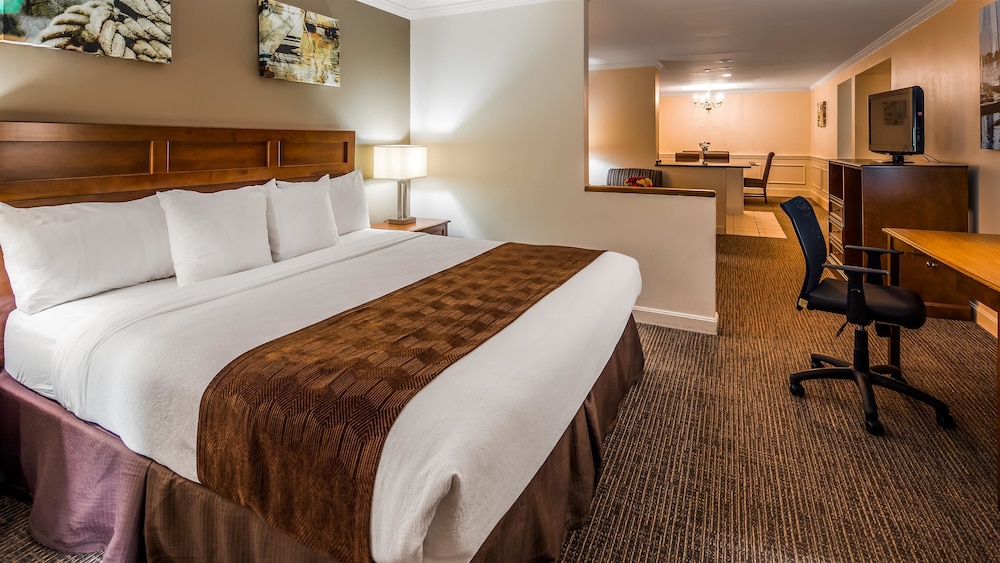 Suite, 1 Queen Bed, Non Smoking, Jetted Tub (with Sofabed) - Photo 1