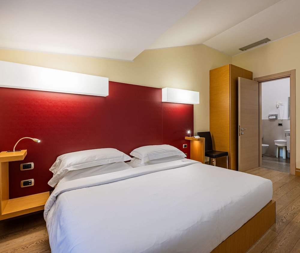 Superior Room, 1 King Bed (with Sofabed) - Photo 2