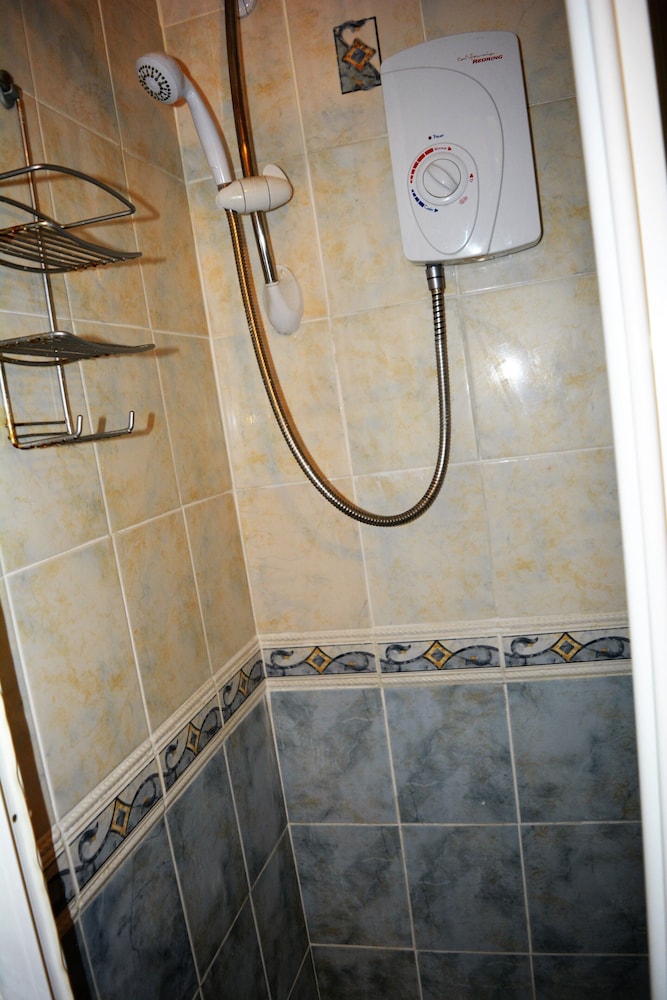 Double Room, Ensuite - Photo 9