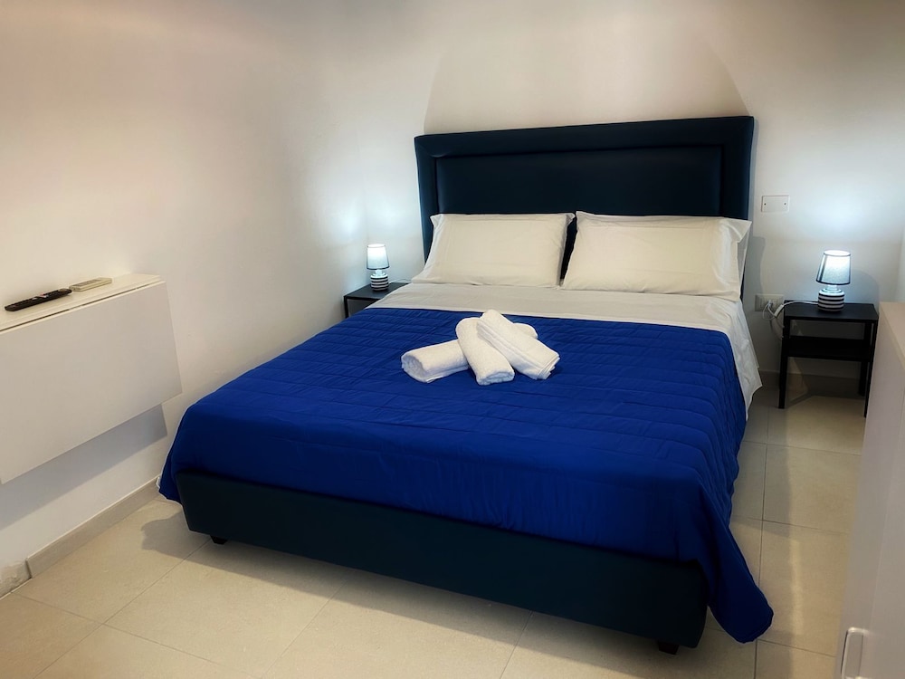 Comfort Double Room, Patio, Partial Ocean View