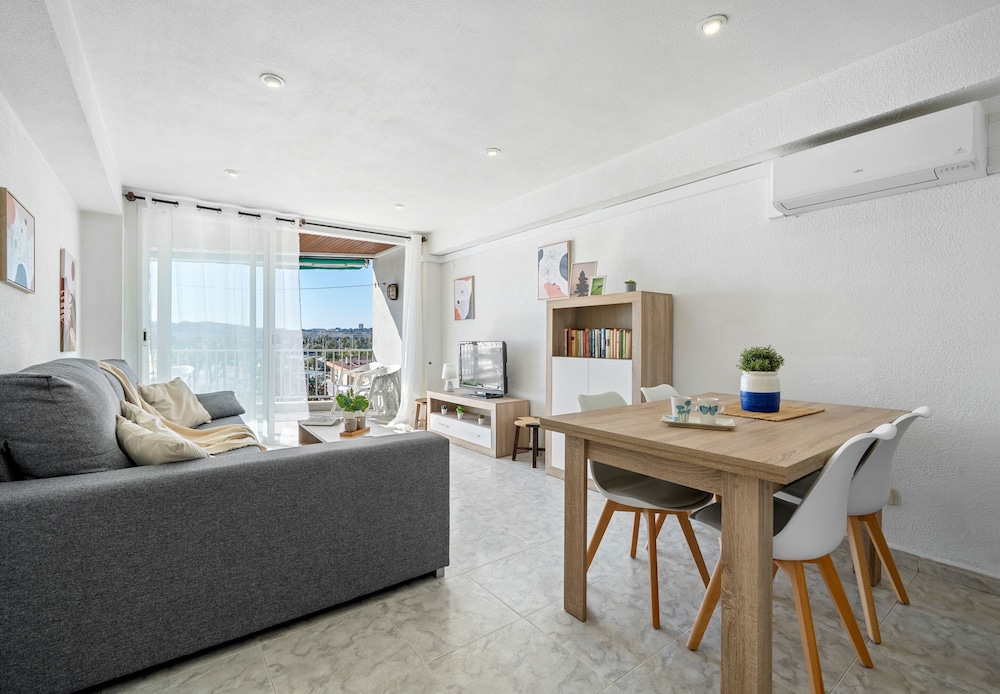 Deluxe Apartment, 3 Bedrooms, Sea View (4 pax) photo 3