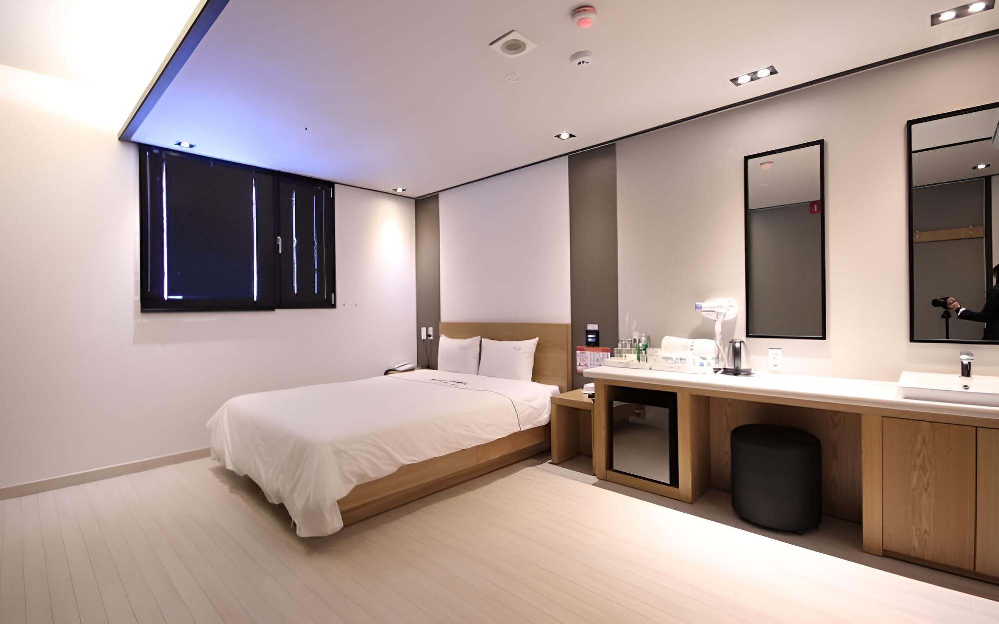 Room (Standard room)