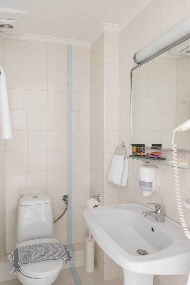Standard Double Room, 1 Queen Bed, City View photo 3