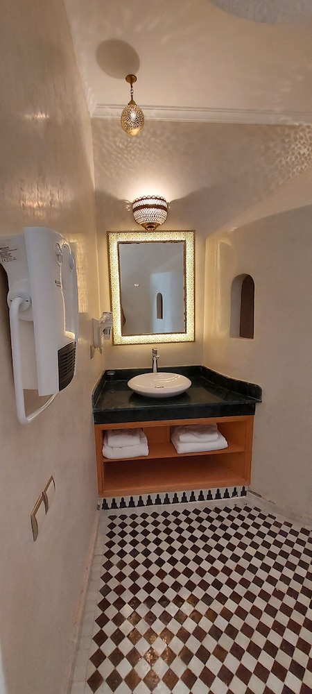 Superior Room - Photo 19