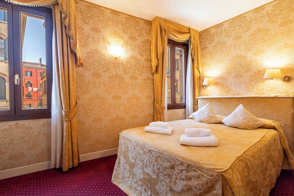 Standard Room photo 3