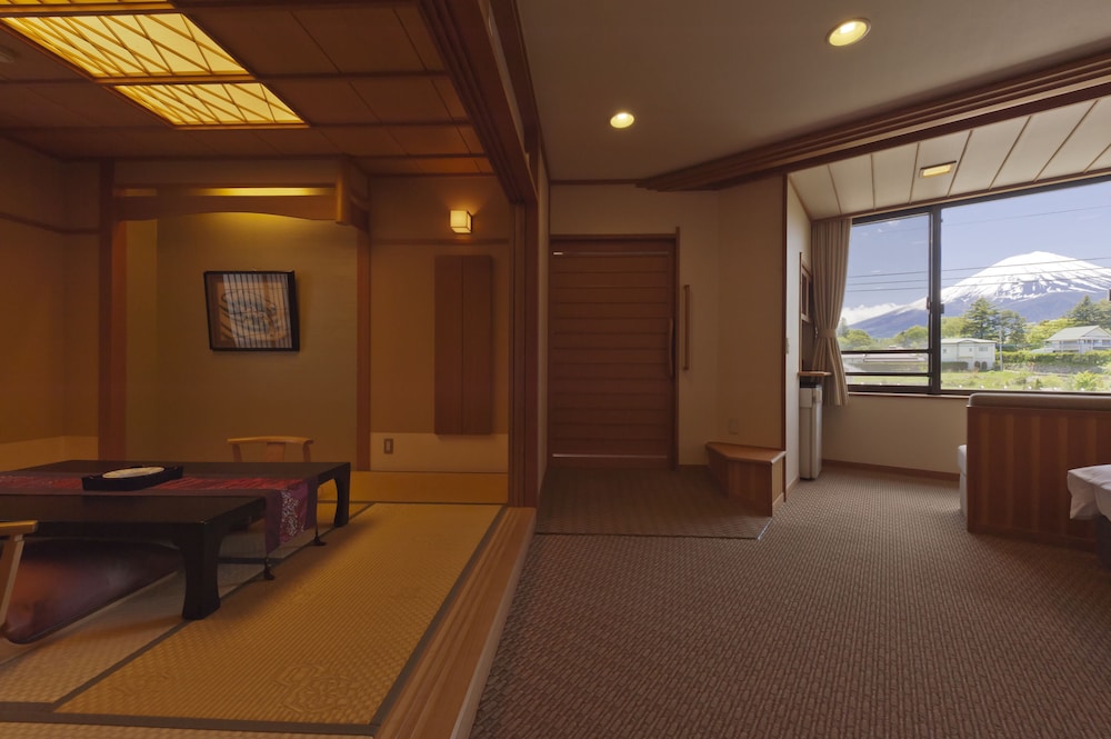 Accessible Japanese Western Room, Smoking, Mt. Fuji View (Main Build.) photo 3