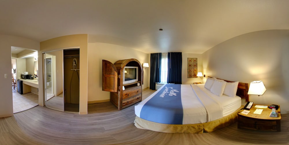 Suite, 1 King Bed, Non Smoking - Photo 8