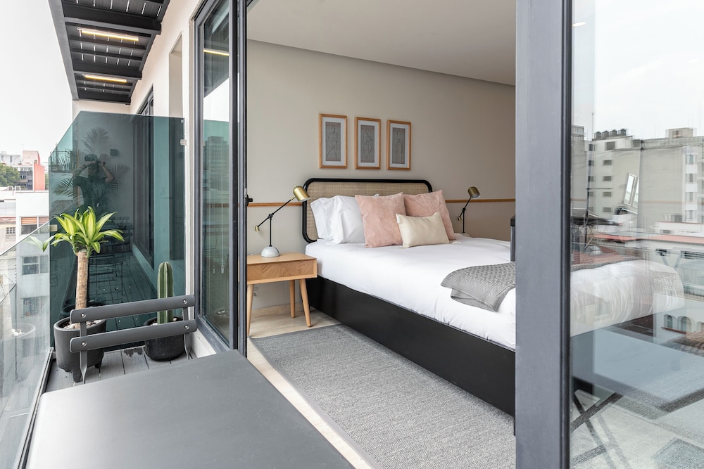 Superior Apartment with Balcony - Photo 1