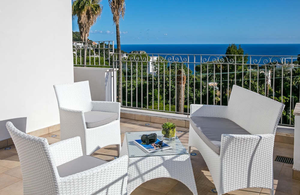 Standard Double or Twin Room, Balcony, Sea View - Photo 9