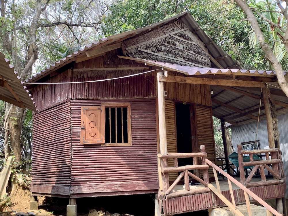 Traditional Tree House photo 1