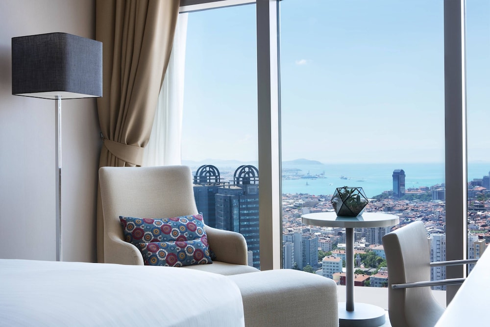 Executive Room, 1 King Bed (Lounge Access)