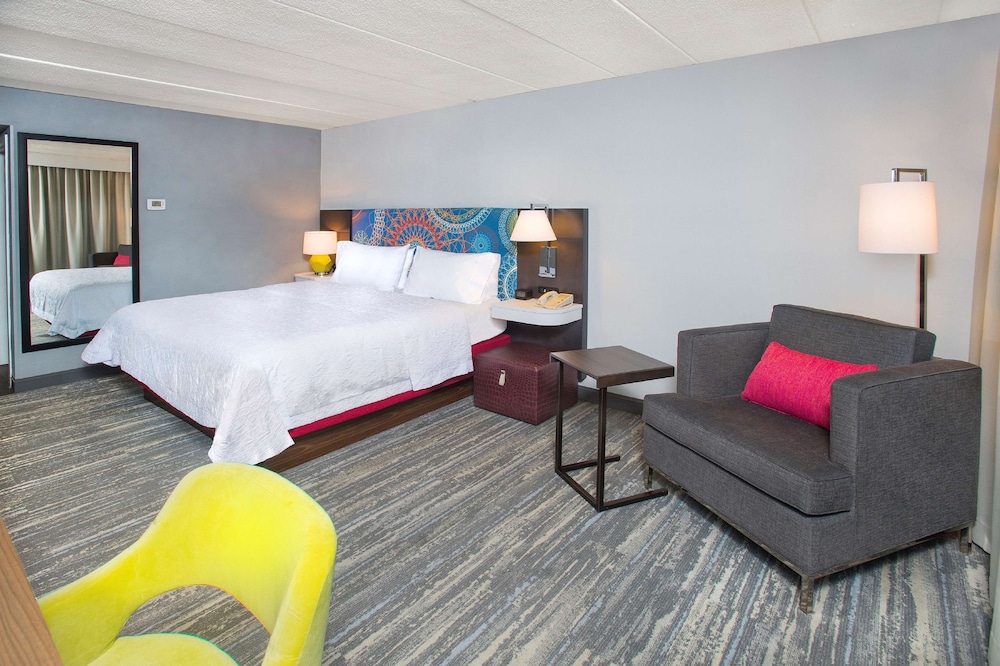 Room, 1 King Bed - Photo 3