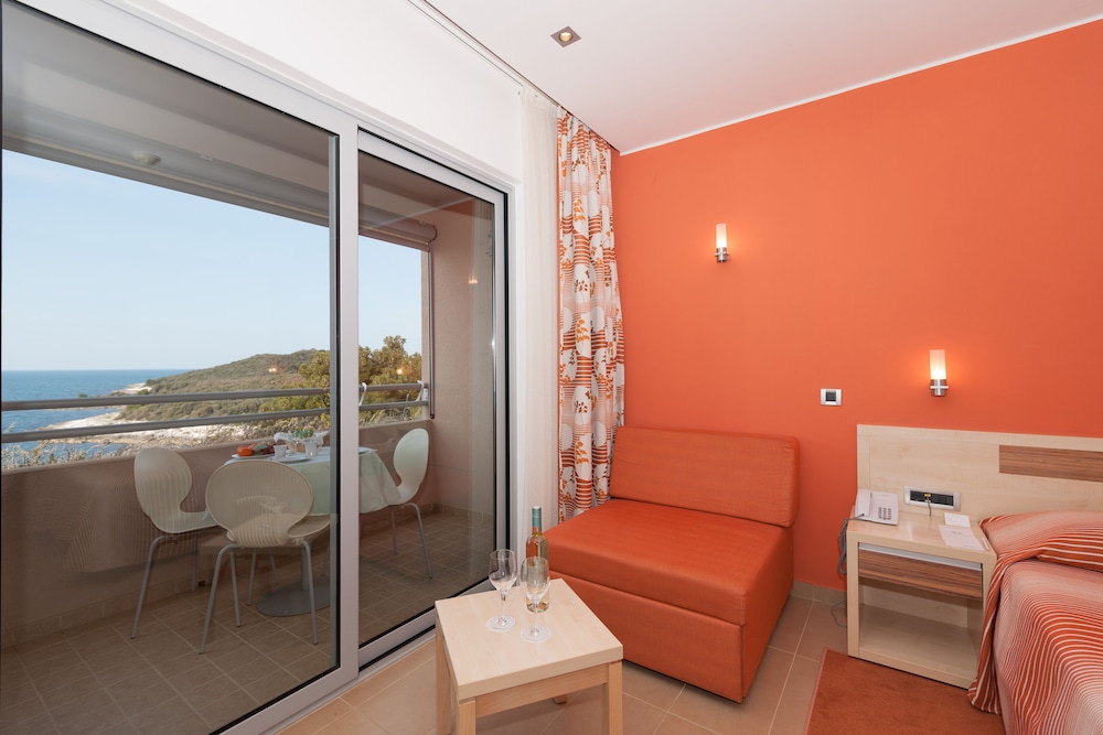 Superior Double Room Single Use photo 3