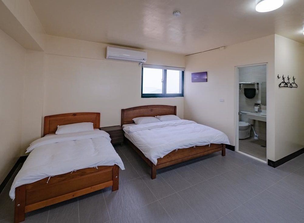 Deluxe Triple Room, Ocean View photo 2