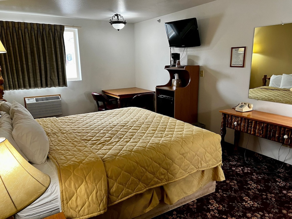 Single Room, 1 Queen Bed photo 3