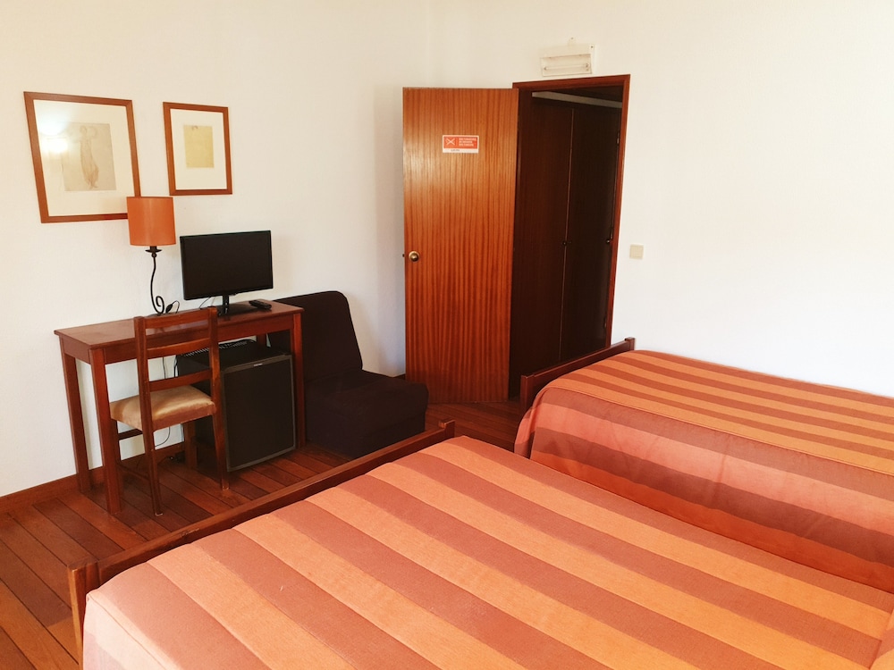 Standard Triple Room photo 3