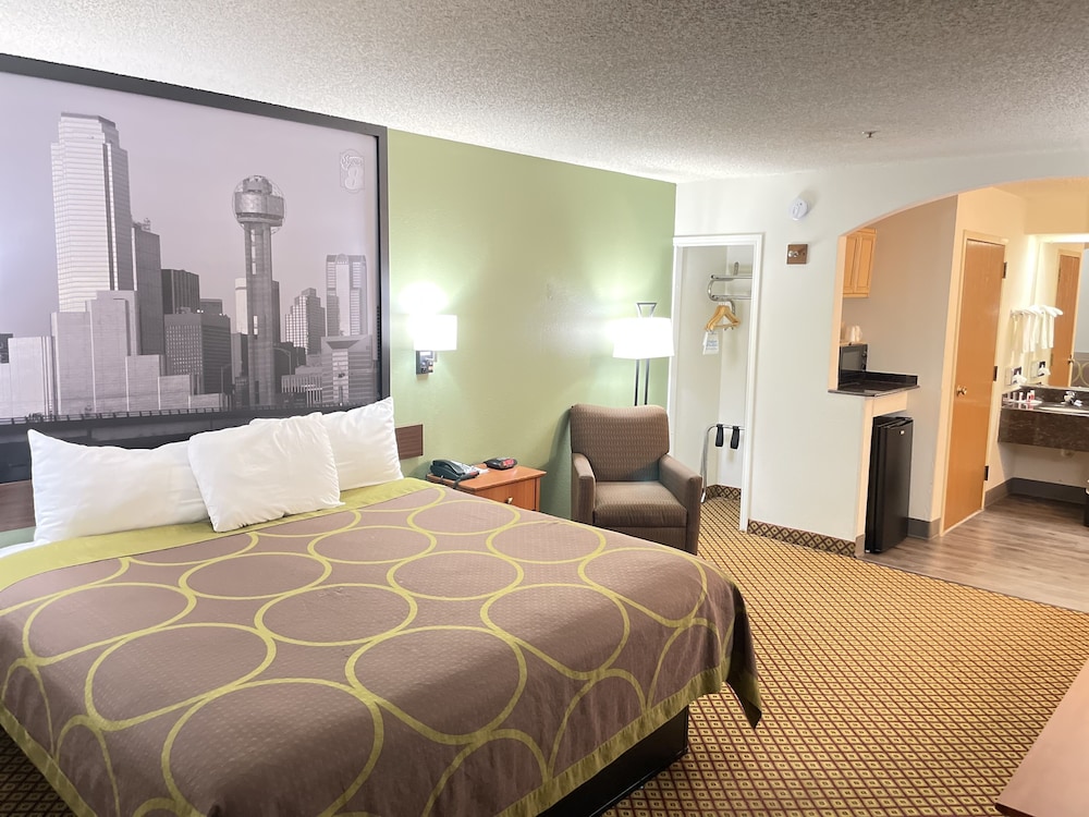 Standard Room, 1 King Bed - Photo 5