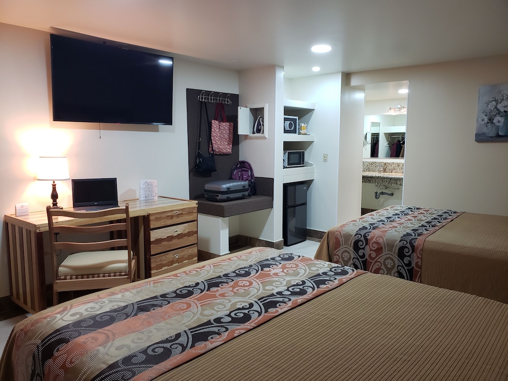 Deluxe Quadruple Room - Photo 1
