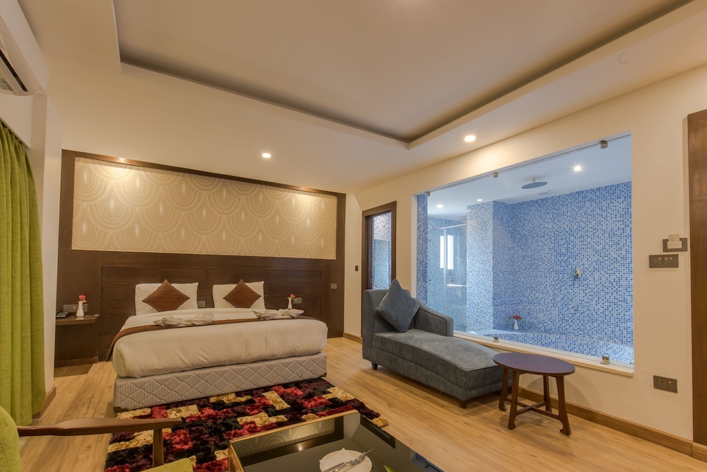 Suite - Photo 5