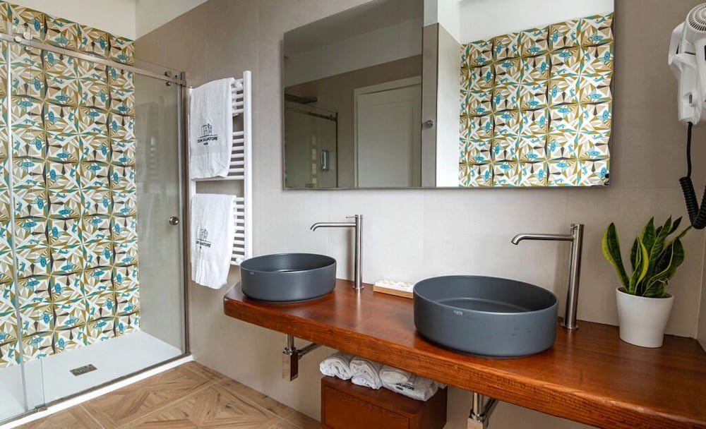 Junior Double or Twin Room photo 2