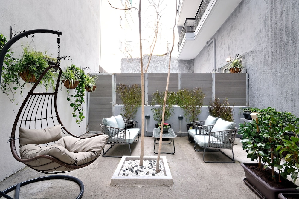 Luxury Apartment, 2 Bedrooms, Patio, Ground Floor photo 1