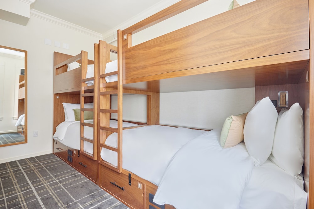 Superior Quadruple Room, Multiple Beds - Photo 1
