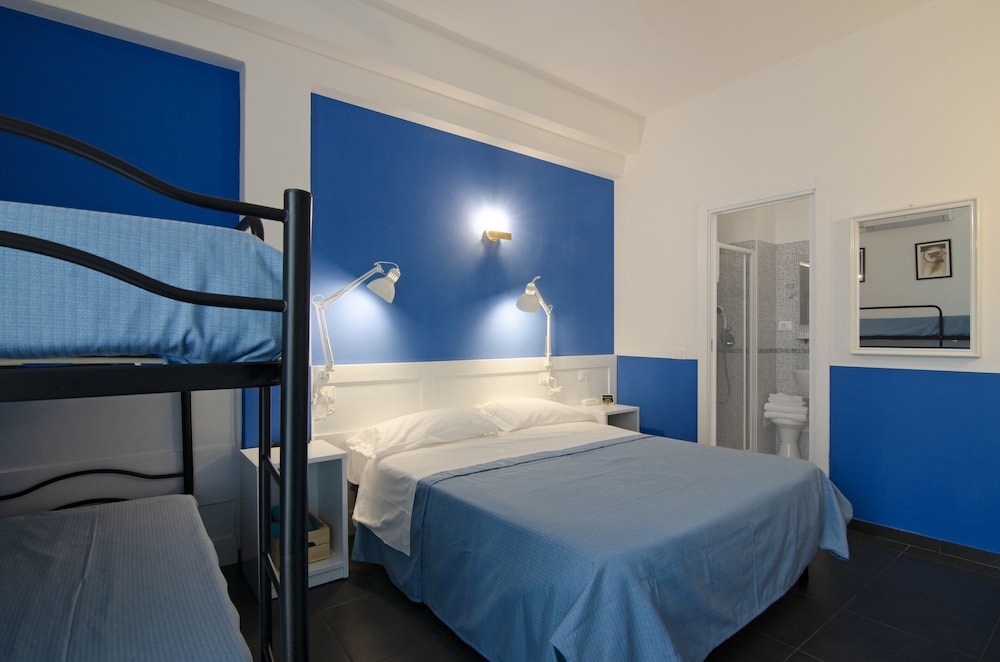 Classic Triple Room photo 2