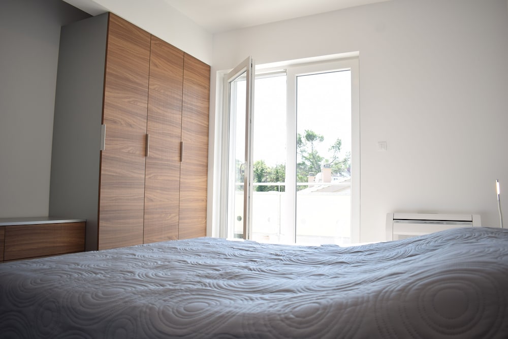 Apartment (1)