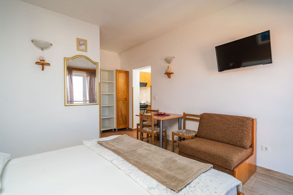 Studio (Pavo - comfortable with parking space) photo 2