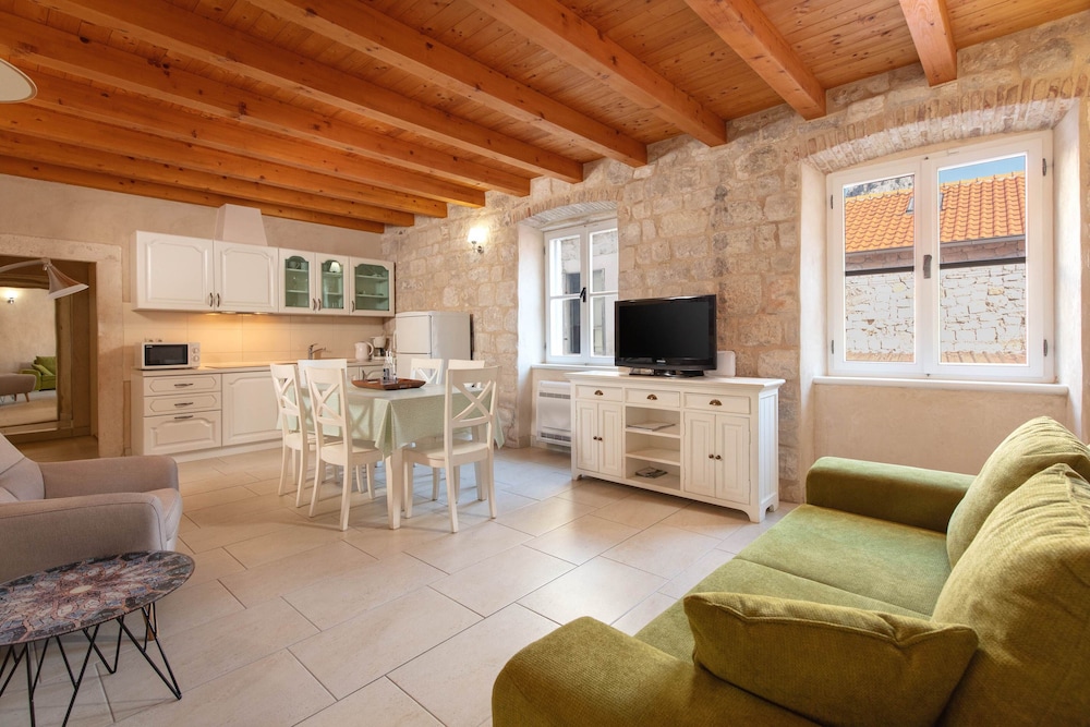 Apartment, 2 Bedrooms, Balcony