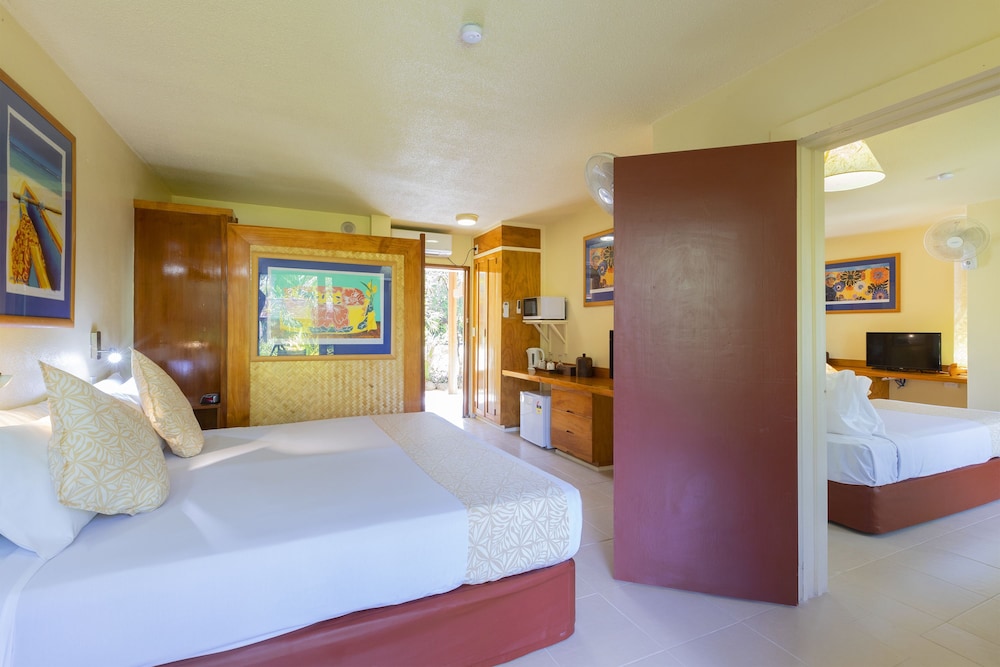 2-Bedroom Beachside Interconnecting Family Suite