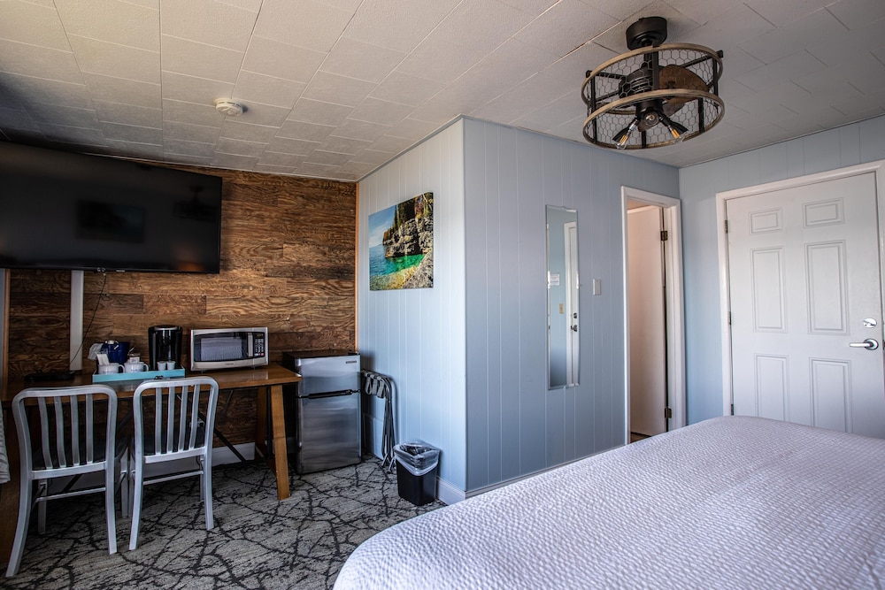 Comfort Room 203, Not Pet Friendly photo 1
