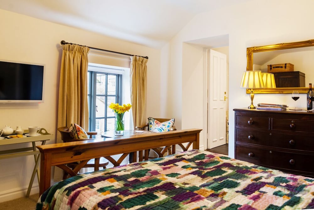 Deluxe Double Room, Ensuite - Photo 17