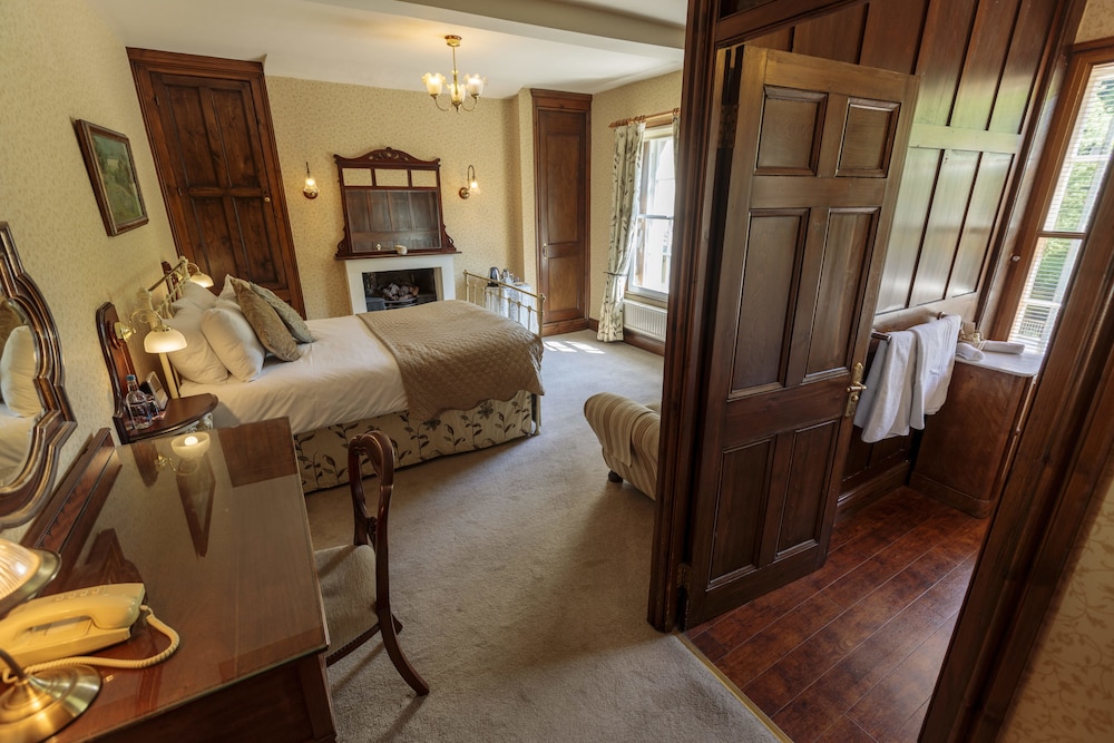 Deluxe Room (King)