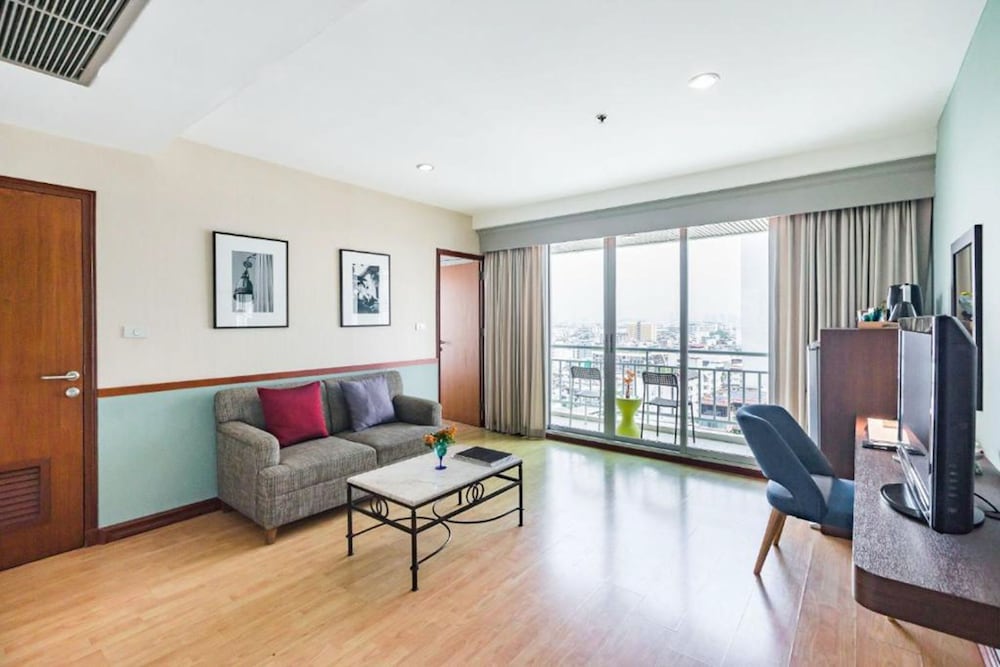 Deluxe Suite, Balcony