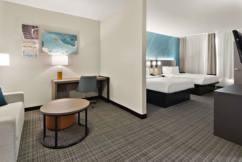 2 Beds Queen Suite Non Smoking Accessible with Walk in Shower - Photo 8