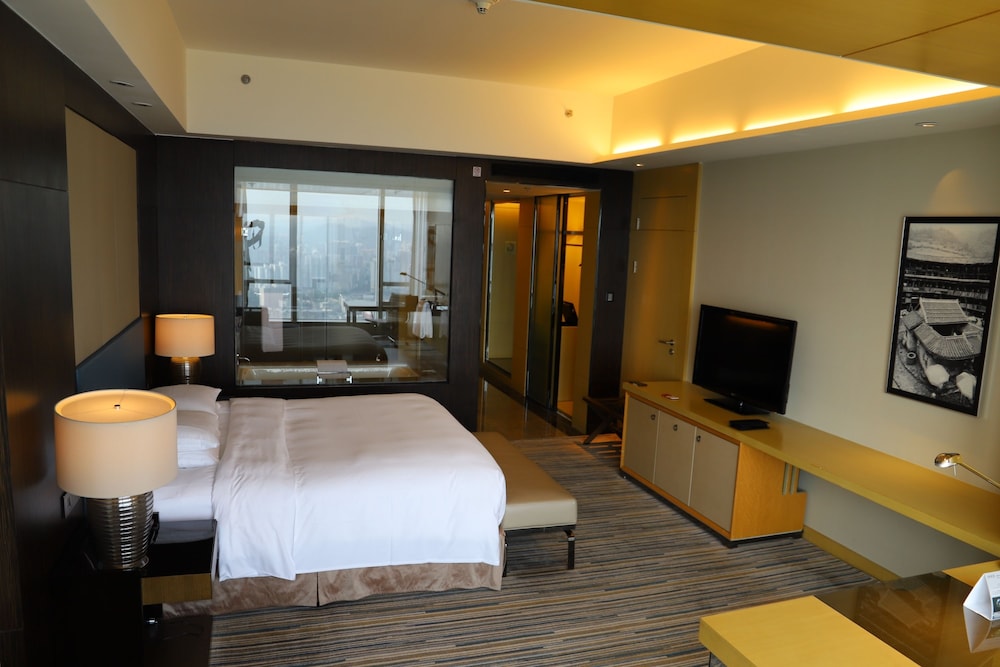 Premier Room, 1 King Bed, City View photo 3