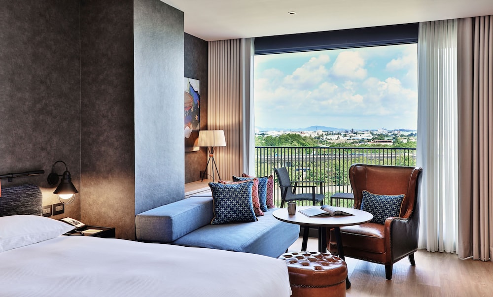 Grand Deluxe Family Suite - Photo 4