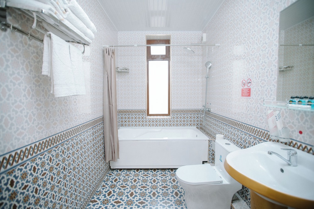 Deluxe Triple Room photo 3