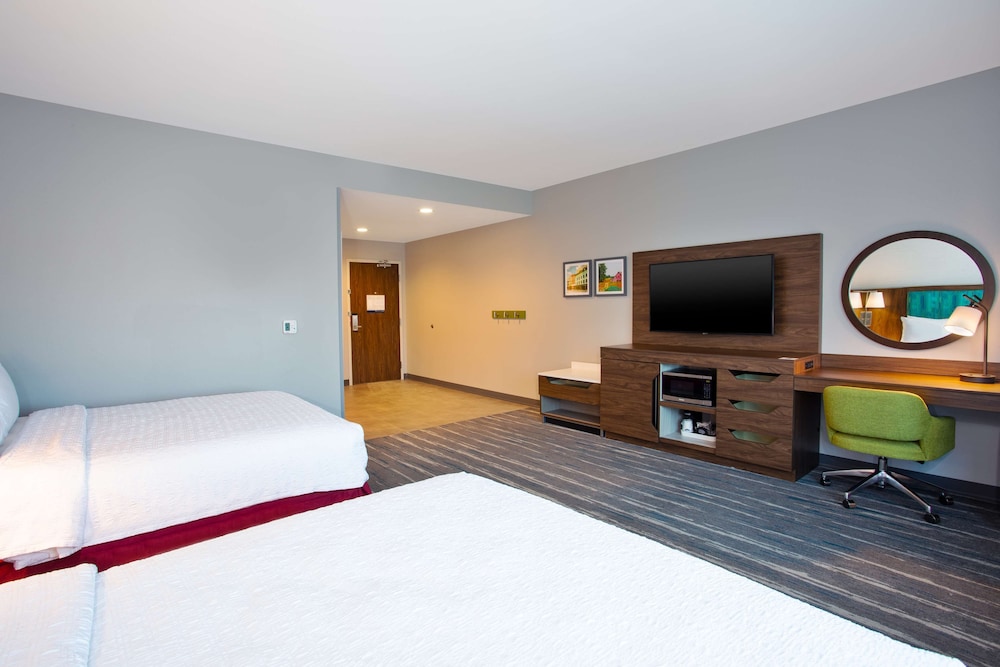 Room, 2 Queen Beds, Accessible, Bathtub (Mobility & Hearing) - Photo 1