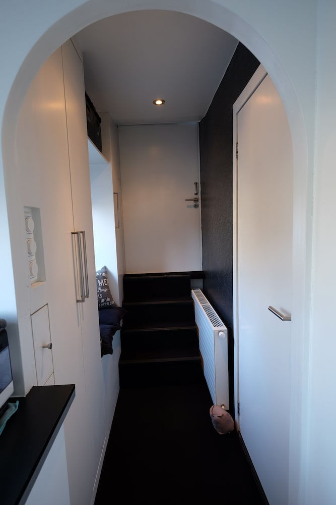 Houseboat photo 2