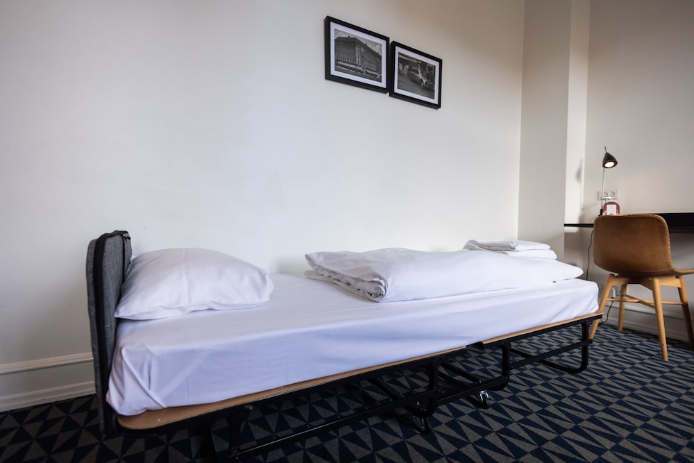 Comfort Double Room, 1 King Bed thumbnail 6