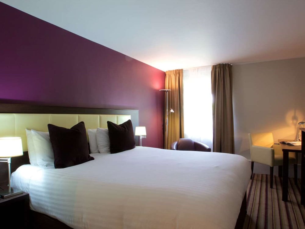 Superior Room, 1 King Bed, Non Smoking - Photo 1