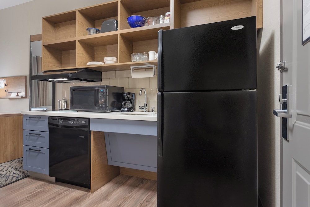 Studio Suite, 2 Queen Beds, Accessible, Kitchen (Communications) - Photo 6