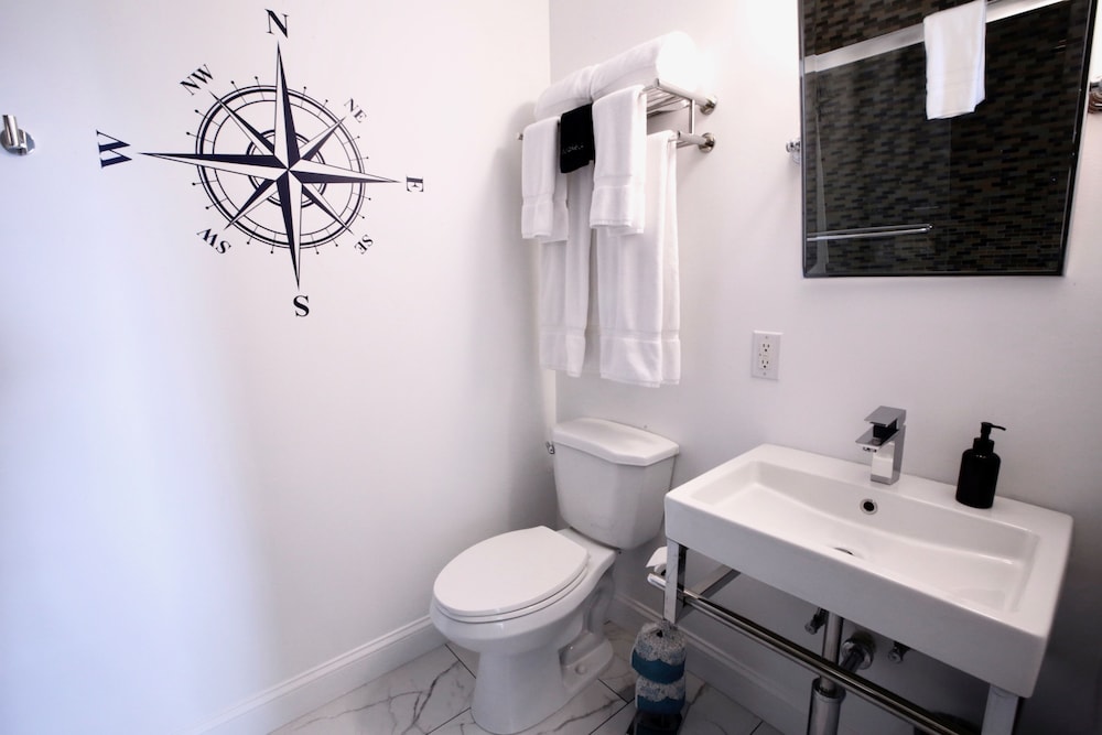 Standard Room, 1 Queen Bed (106-Pet Friendly)