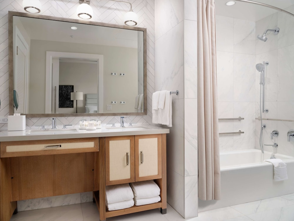 Resort View Villa - Mobility Tub - Photo 6