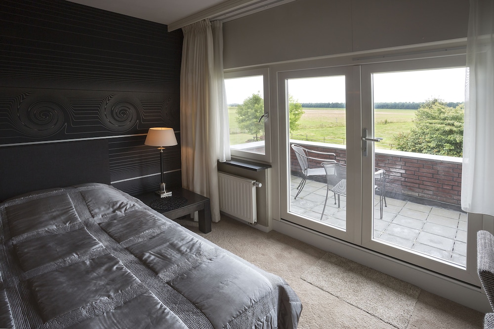 Deluxe Room, Balcony photo 2