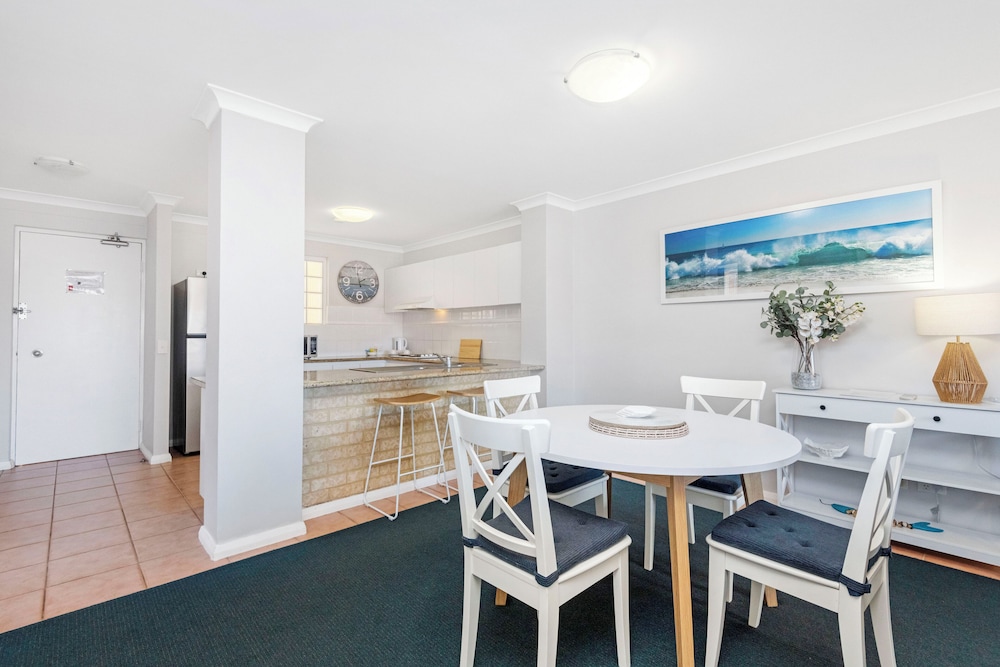 2 Bedroom Ground Floor Accessible Apartment photo 3